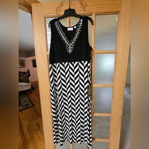 Avenue Black and White Chevron Dress